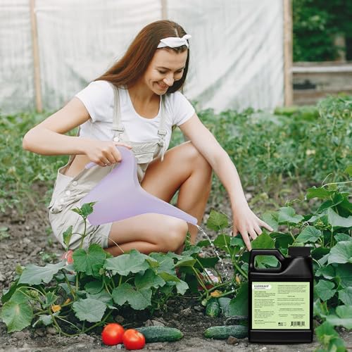 Women Using Karrikaid Vegetable Booster 32 Fl Oz